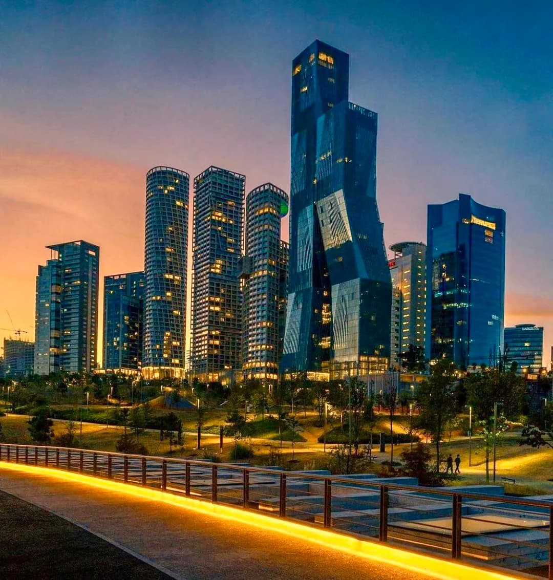 modern wellness center in Santa Fe, Mexico City